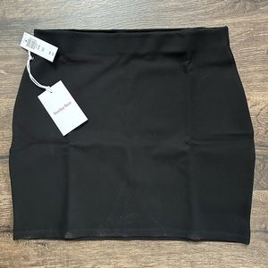 Aritzia Sunday Best Nora Skirt Black Size M NWT